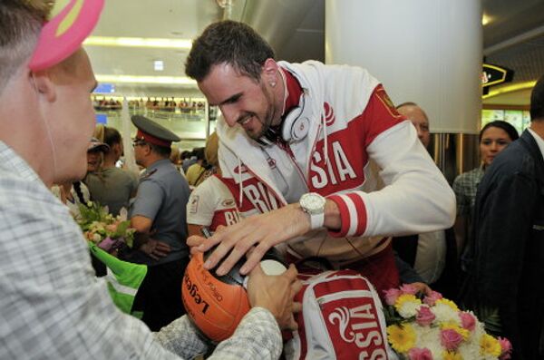 Deportistas rusos regresan a Moscú después de JJOO de Londres - Sputnik Mundo
