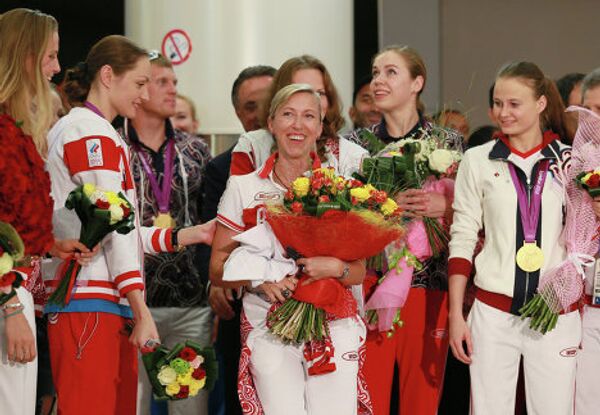 Deportistas rusos regresan a Moscú después de JJOO de Londres - Sputnik Mundo