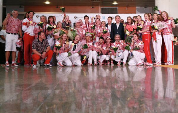 Deportistas rusos regresan a Moscú después de JJOO de Londres - Sputnik Mundo