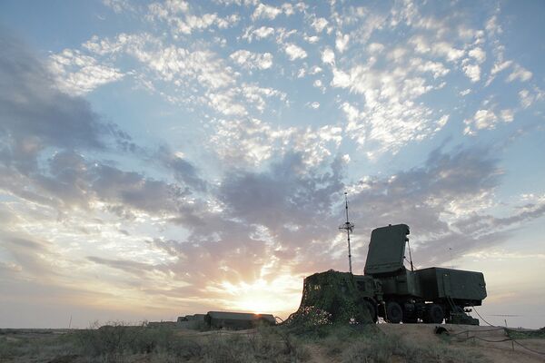 Ejercicios de sistemas antiaéreos S-400 en provincia de Astracán - Sputnik Mundo