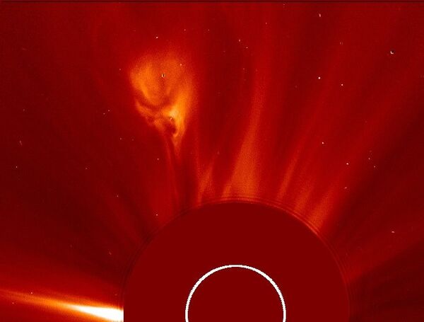 El Sol enseña el “rostro del diablo” - Sputnik Mundo