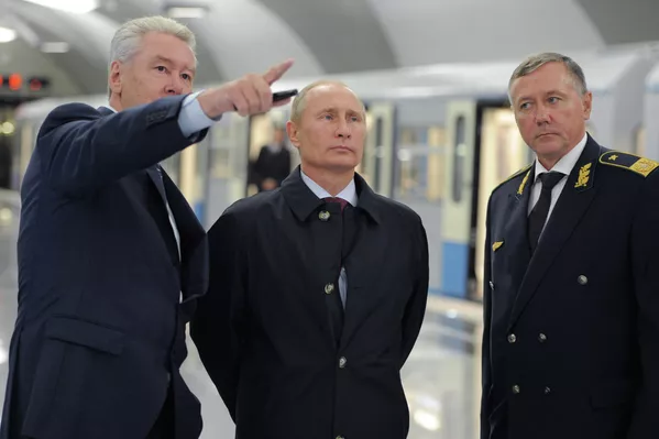 Putin estrena la nueva estación del metro de Moscú Putin estrena la nueva estación del metro de Moscú - Sputnik Mundo