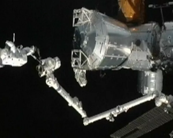 Astronautas de EEUU y Japón realizan caminata espacial en la ISS - Sputnik Mundo