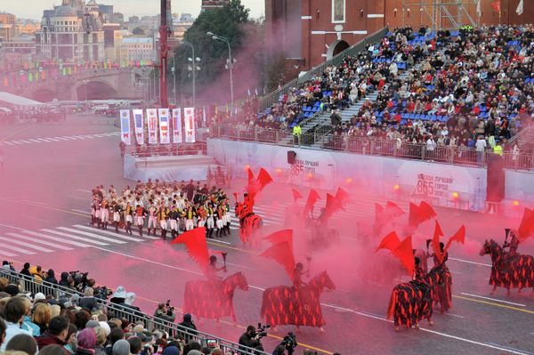 Festival de bandas militares “Torre Spasskaya” comienza en Moscú - Sputnik Mundo