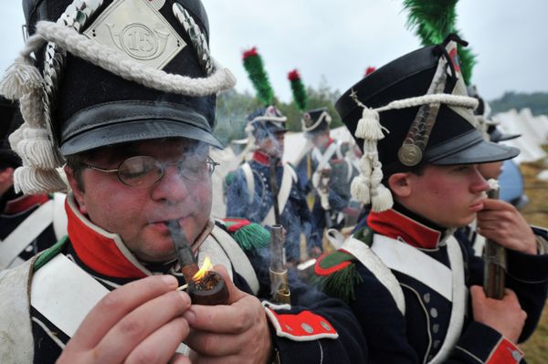 Entusiastas reconstruyen la Batalla de Borodinó de 1812 contra Napoleón  - Sputnik Mundo