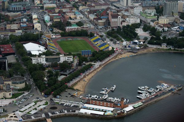 Vladivostok, sede de la cumbre de APEC 2012, a vista de pájaro - Sputnik Mundo