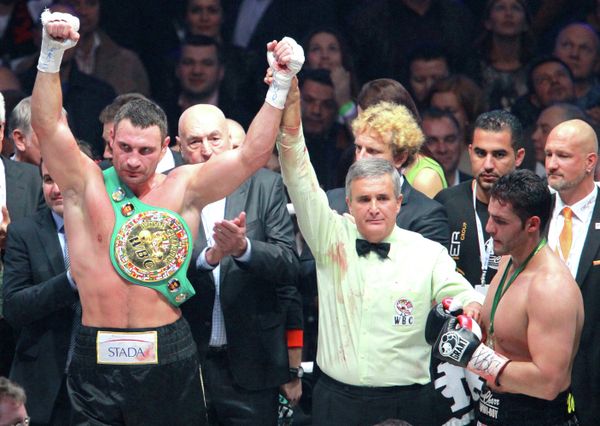 Vitali Klitschko retiene el título de los pesos pesados Vitali Klitschko retiene el título de los pesos pesados - Sputnik Mundo