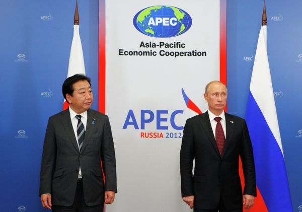 Primer ministro de Japón, Yoshihiko Noda y presidente ruso, Vladímir Putin - Sputnik Mundo
