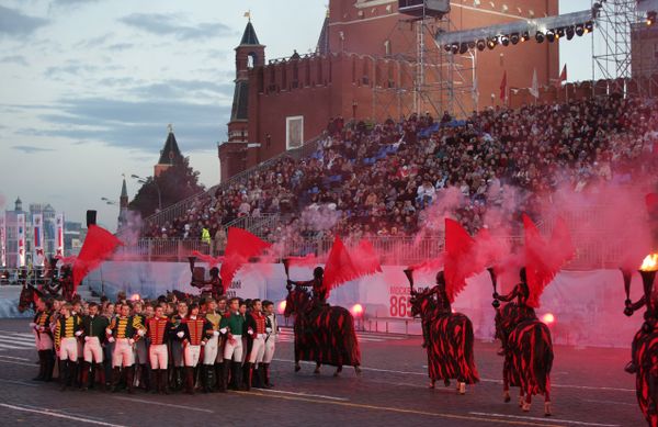 Clausura del Festival Internacional de las Bandas Militares “La Torre el Salvador” en la Plaza Roja de Moscú - Sputnik Mundo