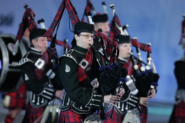 Clausura del Festival Internacional de las Bandas Militares “La Torre el Salvador” en la Plaza Roja de Moscú - Sputnik Mundo