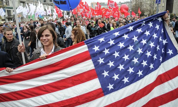 La oposición rusa “toma” bulevares de Moscú durante una nueva manifestación - Sputnik Mundo