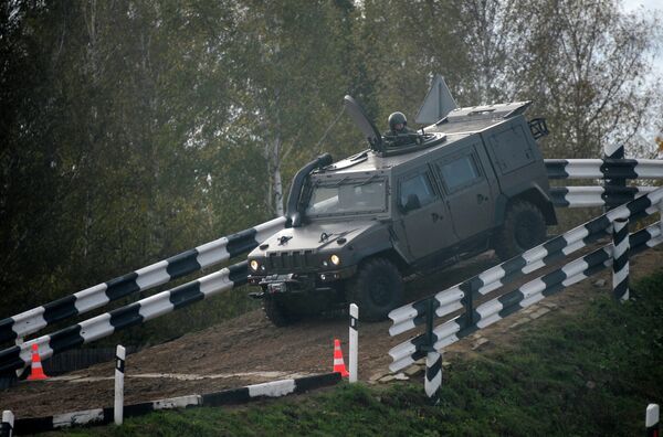 Vehículo blindado Iveco LMV “Ris” (“Lince”) - Sputnik Mundo