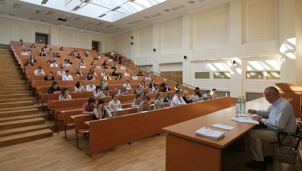 Clase en la Universidad Estatal de Moscú - Sputnik Mundo