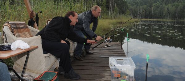 Ex primer ministro de Italia, Silvio Berlusconi y presidente de Rusia, Vladímir Putin (Archivo) - Sputnik Mundo