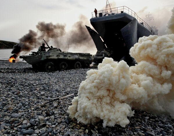 Tropas de Asalto Aéreo ensayan operaciones tácticas en Extremo Oriente de Rusia - Sputnik Mundo