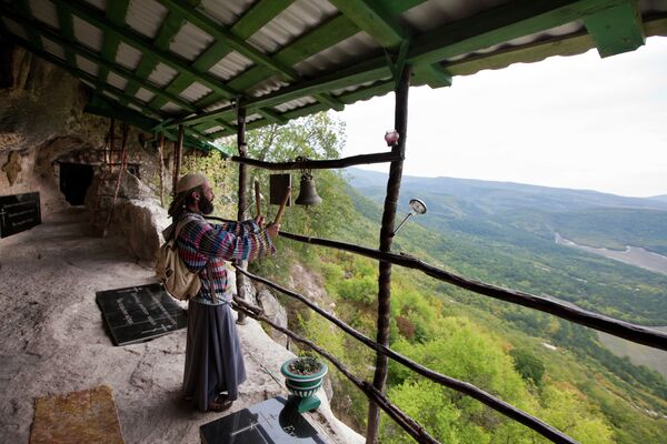 Monasterio de cuevas en Shuldán, Crimea   - Sputnik Mundo