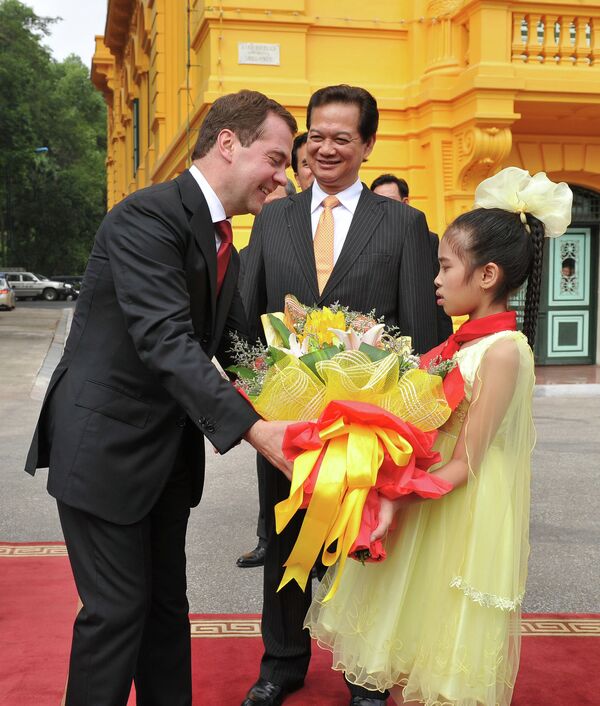 Dmitri Medvédev visita Vietnam  - Sputnik Mundo