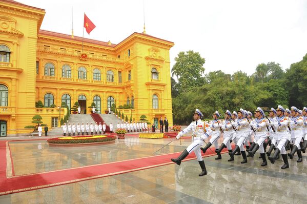 Dmitri Medvédev visita Vietnam  - Sputnik Mundo