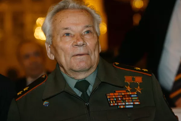 Mijaíl Kaláshnikov - Sputnik Mundo