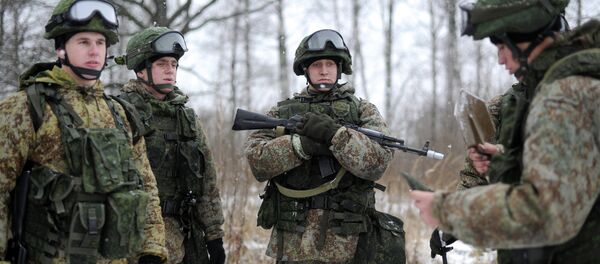 Soldados en el equipo de combate Rátnik - Sputnik Mundo