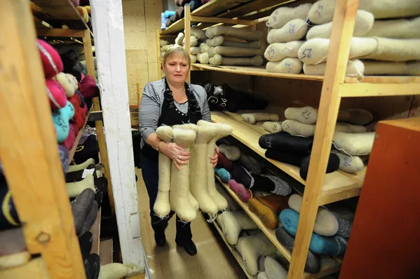 Los secretos de fabricación de los “válenki”, botas de fieltro rusas Los secretos de fabricación de los “válenki”, botas de fieltro rusas - Sputnik Mundo
