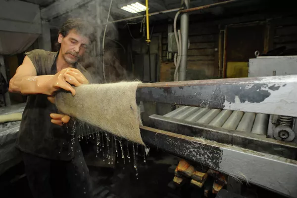 Los secretos de fabricación de los “válenki”, botas de fieltro rusas Los secretos de fabricación de los “válenki”, botas de fieltro rusas - Sputnik Mundo