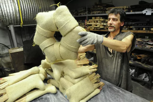 Los secretos de fabricación de los “válenki”, botas de fieltro rusas Los secretos de fabricación de los “válenki”, botas de fieltro rusas - Sputnik Mundo