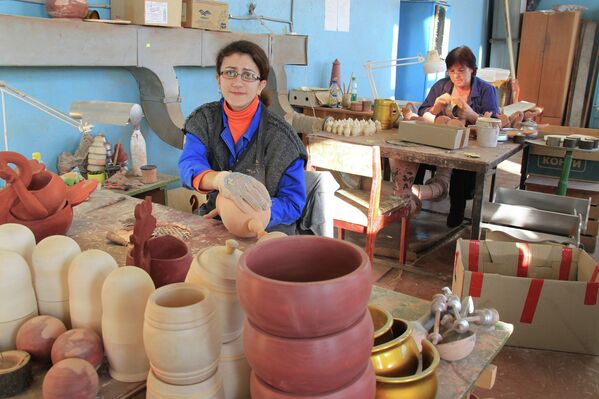 Tradiciones y modernidad en las artesanías rusas de Jojlomá - Sputnik Mundo