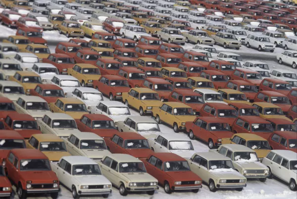 Los autos emblemáticos del fabricante de coches ruso AvtoVAZ Los autos emblemáticos del fabricante de coches ruso AvtoVAZ - Sputnik Mundo