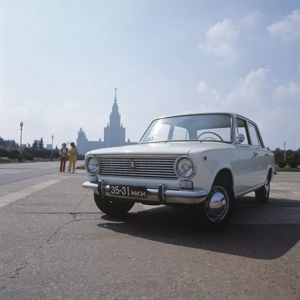 Los autos emblemáticos del fabricante de coches ruso AvtoVAZ Los autos emblemáticos del fabricante de coches ruso AvtoVAZ - Sputnik Mundo