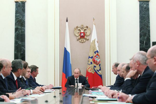 Putin: La exportación de armamento ruso alcanza cifras récord en 2012 Putin: La exportación de armamento ruso alcanza cifras récord en 2012 - Sputnik Mundo