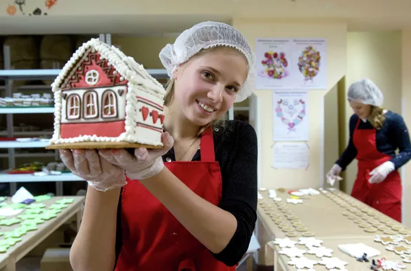 La casita de jengibre, el tradicional postre navideño La casita de jengibre, el tradicional postre navideño - Sputnik Mundo