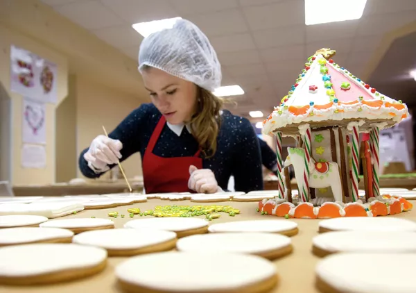 La casita de jengibre, el tradicional postre navideño La casita de jengibre, el tradicional postre navideño - Sputnik Mundo