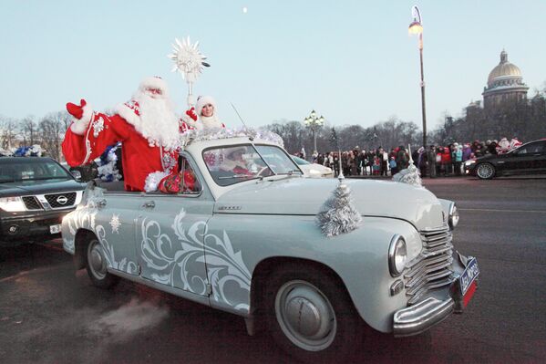 Papá Noel llega a San Petersburgo - Sputnik Mundo