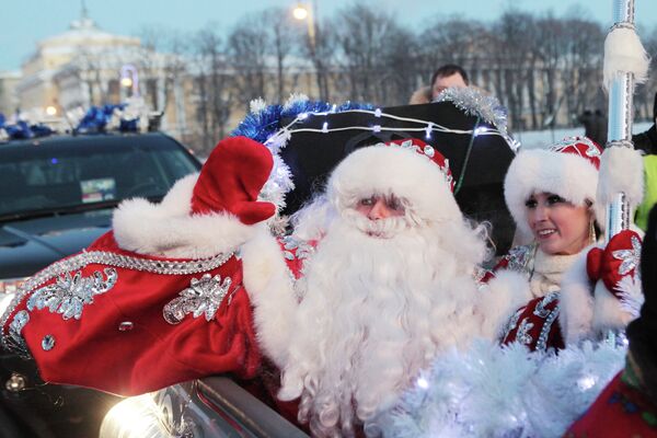 Papá Noel llega a San Petersburgo - Sputnik Mundo