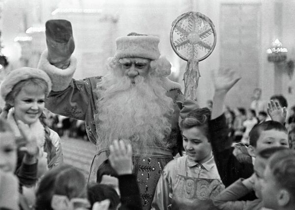 Las fiestas del Año Nuevo en Moscú en los últimos 50 años - Sputnik Mundo