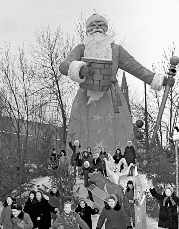 Las fiestas del Año Nuevo en Moscú en los últimos 50 años Las fiestas del Año Nuevo en Moscú en los últimos 50 años - Sputnik Mundo