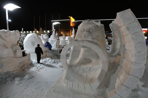 Las mejores obras del Mundial de Esculturas de Nieve en Novosibirsk - Sputnik Mundo