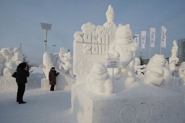 Las mejores obras del Mundial de Esculturas de Nieve en Novosibirsk - Sputnik Mundo