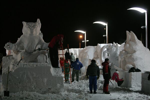 Las mejores obras del Mundial de Esculturas de Nieve en Novosibirsk - Sputnik Mundo