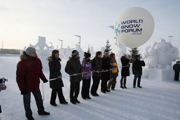 Las mejores obras del Mundial de Esculturas de Nieve en Novosibirsk - Sputnik Mundo