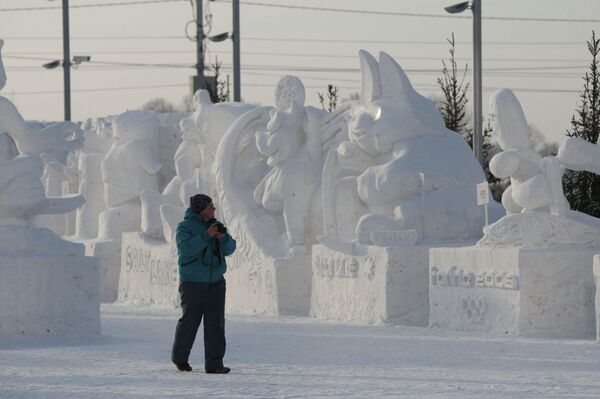 Las mejores obras del Mundial de Esculturas de Nieve en Novosibirsk - Sputnik Mundo