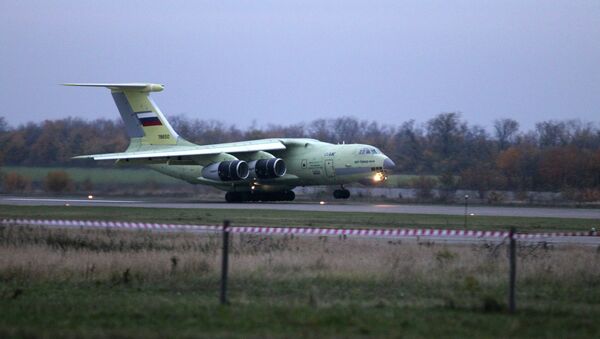 El avión de transporte pesado IL-76MD-90A (archivo) - Sputnik Mundo