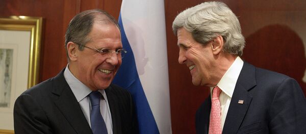 Ministro de Exteriores de Rusia, Serguéi Lavrov y secretario de Estado de EEUU, John Kerry - Sputnik Mundo