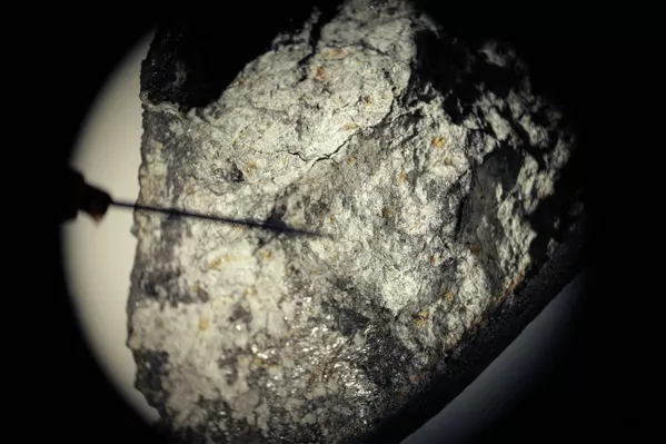 Expertos de un laboratorio de Moscú estudian fragmentos del bólido de Cheliábinsk Expertos de un laboratorio de Moscú estudian fragmentos del bólido de Cheliábinsk - Sputnik Mundo
