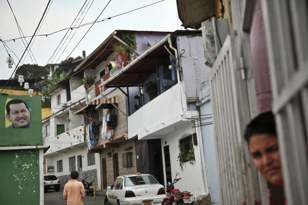 Caracas recibe de Pekín 5.000 millones de dólares para su Gran Misión Vivienda - Sputnik Mundo