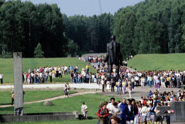 El complejo memorial de Jatín recuerda a las víctimas del nazismo en Bielorrusia - Sputnik Mundo