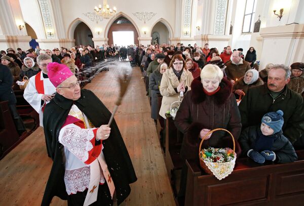 Católicos de Rusia celebran la Pascua - Sputnik Mundo