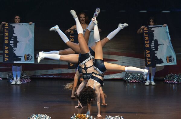 Concurso de cheerleaders de la Euroliga de baloncesto en Moscú - Sputnik Mundo