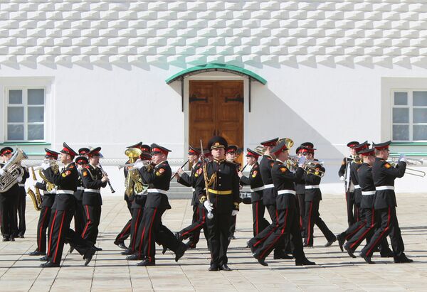 Regimiento Presidencial del Kremlin inaugura la temporada de relevos - Sputnik Mundo